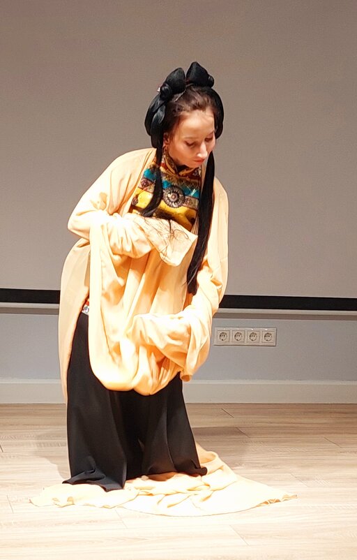 Китайский танец - ИРЭН@ . Китайский танец - ИРЭН@ .