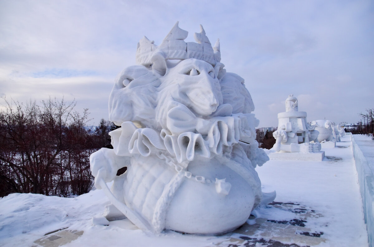 Снежные фигуры по мотивам сказок - Владимир Звягин Снежные фигуры по мотивам сказок - Владимир Звягин