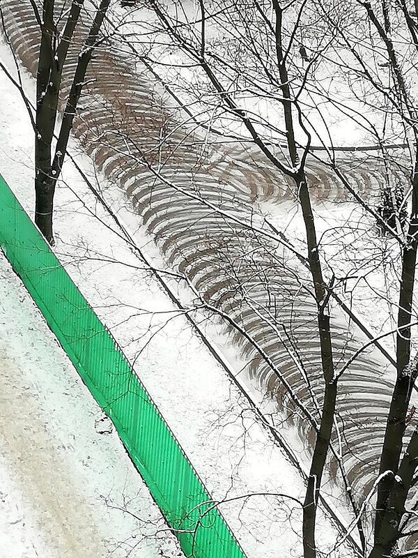 «Графика» на асфальте. - Ольга Довженко