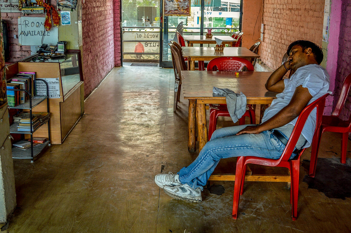 Пока клиенты разглядывают меню... - Марина Семенкова