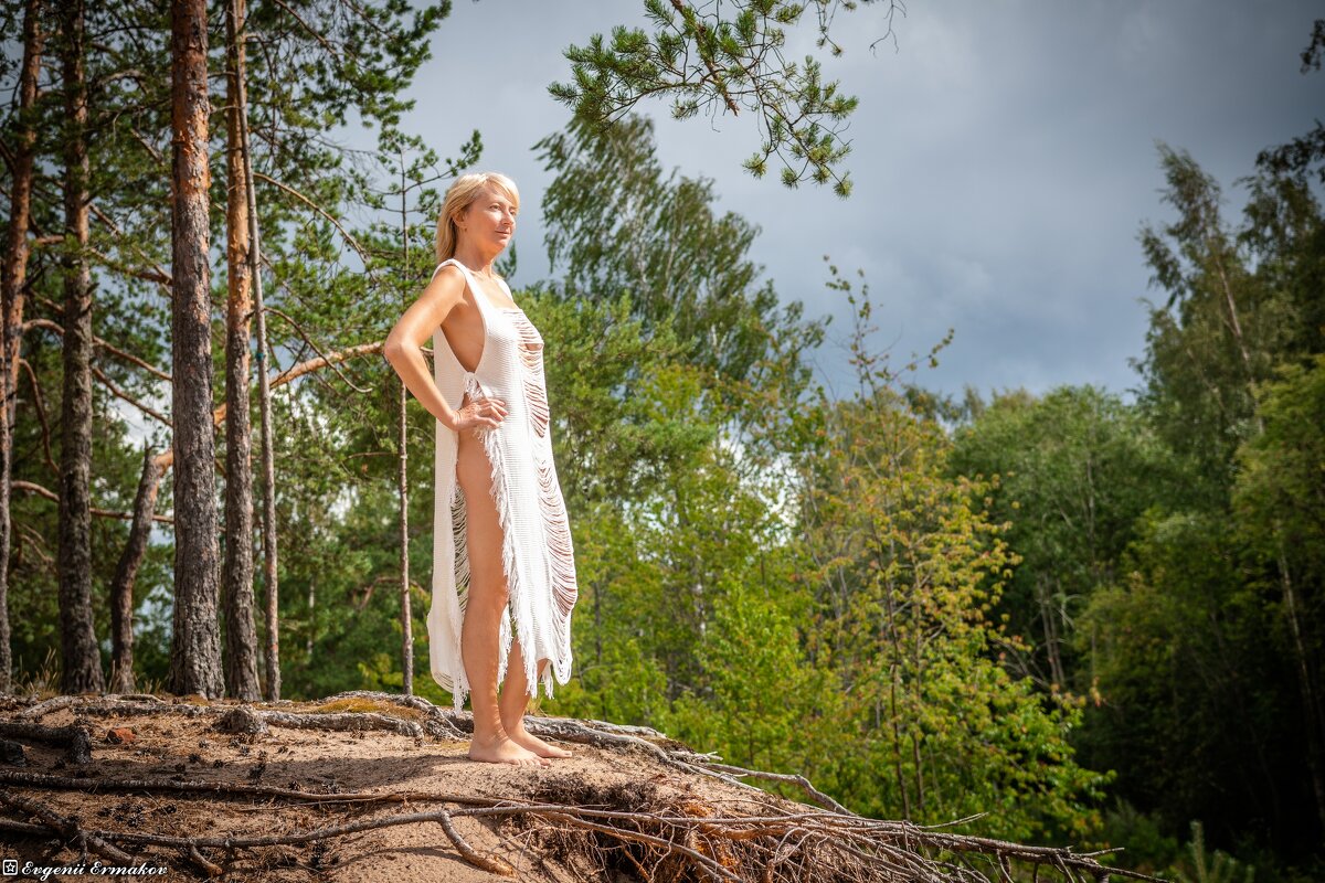 Девушка в маечке - Евгений Ермаков Девушка в маечке - Евгений Ермаков