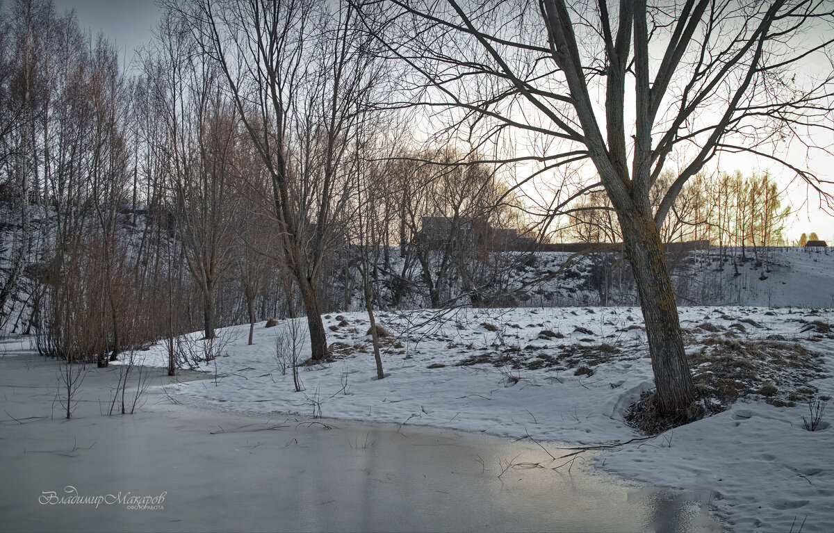 "Затон за речкой. Ощутимый мороз"© - Владимир Макаров "Затон за речкой. Ощутимый мороз"© - Владимир Макаров