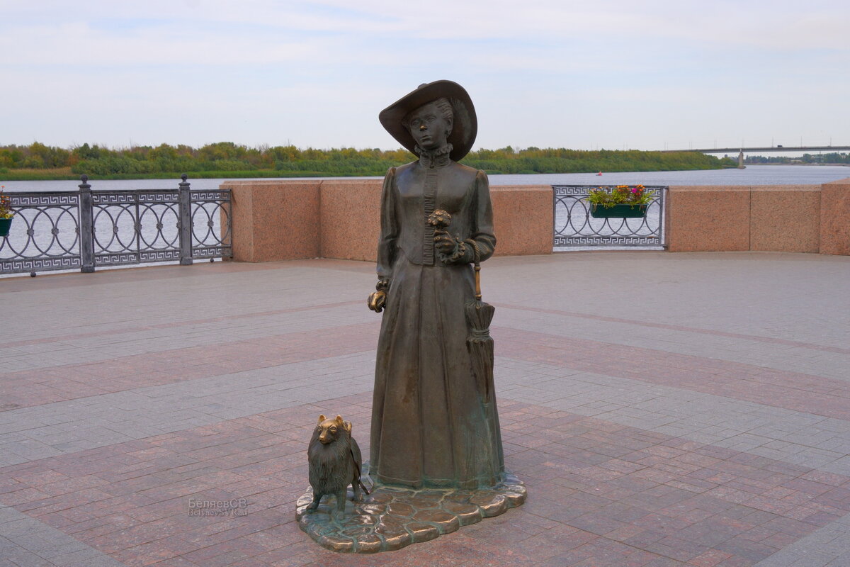 Скульптура "Дама с собачкой" - Сергей Беляев Скульптура "Дама с собачкой" - Сергей Беляев