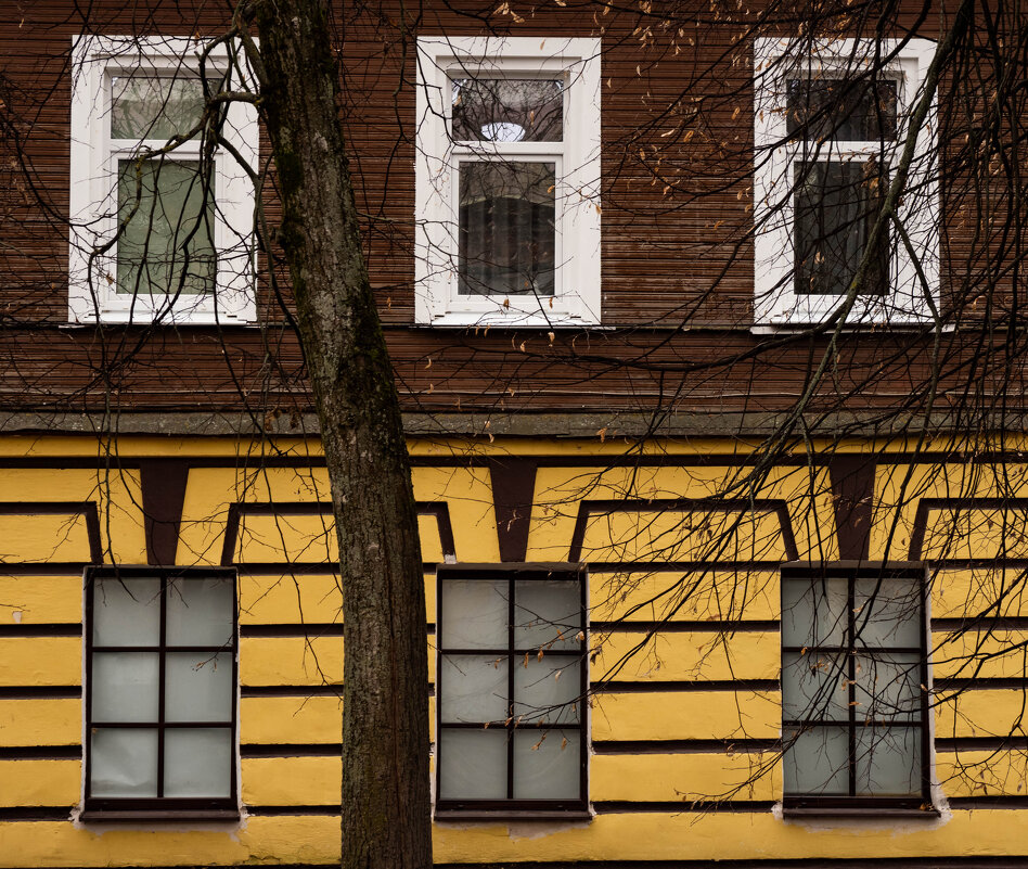 Оттенки деревяного дома - Олег Фролов Оттенки деревяного дома - Олег Фролов