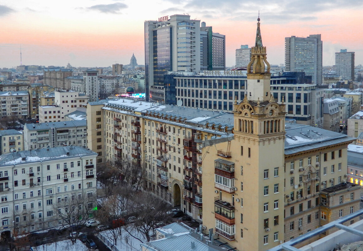 Дом работников НКВД на Смоленской площади - Сергей Лындин Дом работников НКВД на Смоленской площади - Сергей Лындин