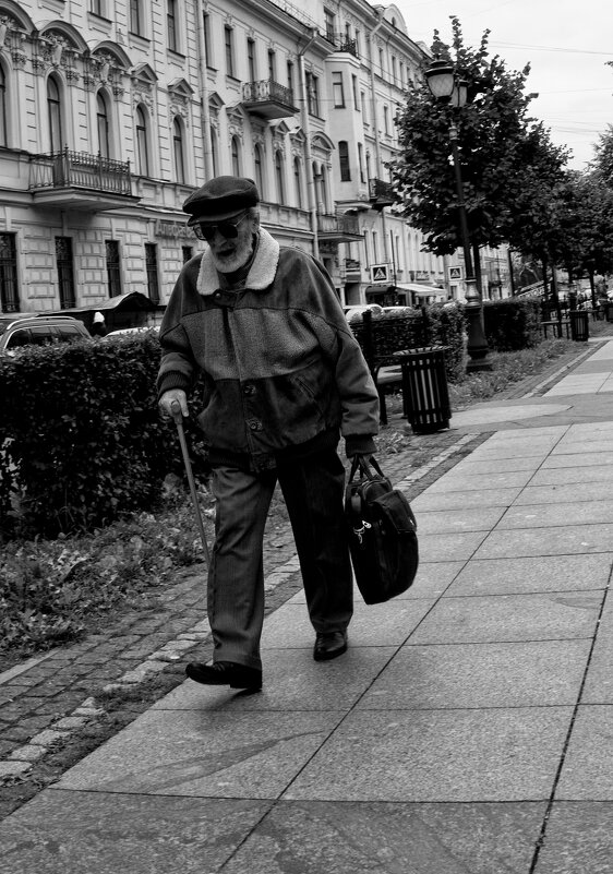 *** - Александр Русинов