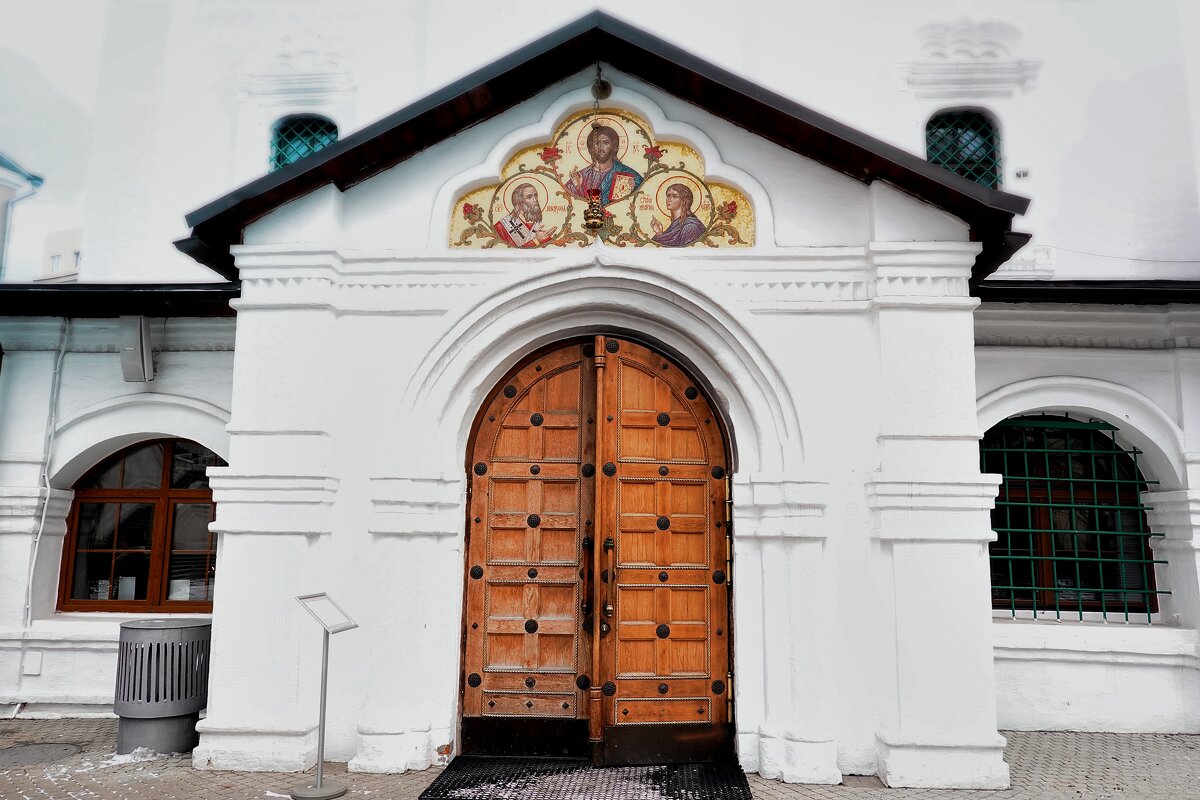 Вход в собор Сретения Владимирской иконы Божией Матери. - Татьяна Помогалова Вход в собор Сретения Владимирской иконы Божией Матери. - Татьяна Помогалова