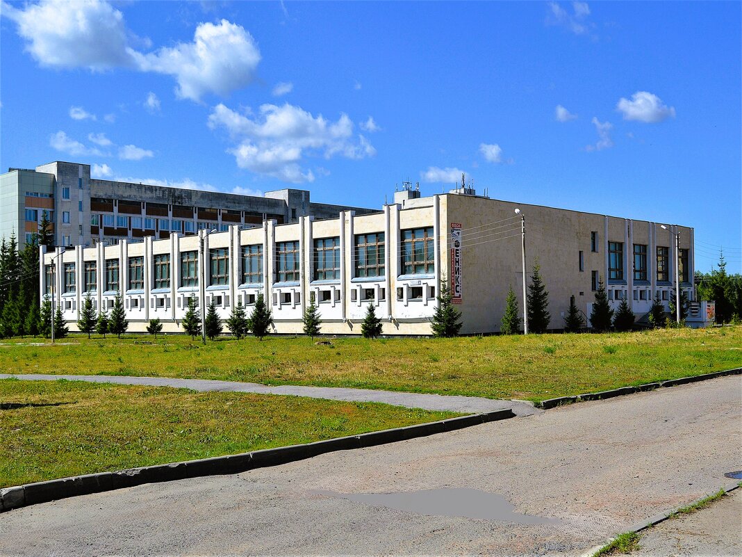 Чебоксары. Спортивный комплекс ЧГУ "Феникс". - Пётр Чернега Чебоксары. Спортивный комплекс ЧГУ "Феникс". - Пётр Чернега