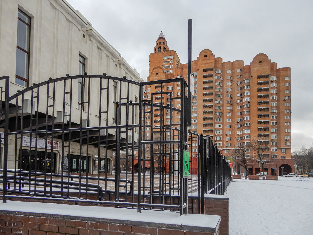 дом с башенкой - Сергей Лындин дом с башенкой - Сергей Лындин