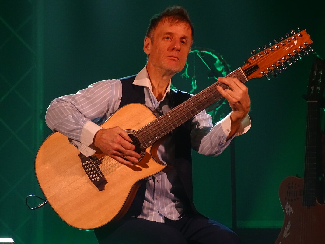 Королевская 18-струнная гитара - Павел Трунцев Королевская 18-струнная гитара - Павел Трунцев