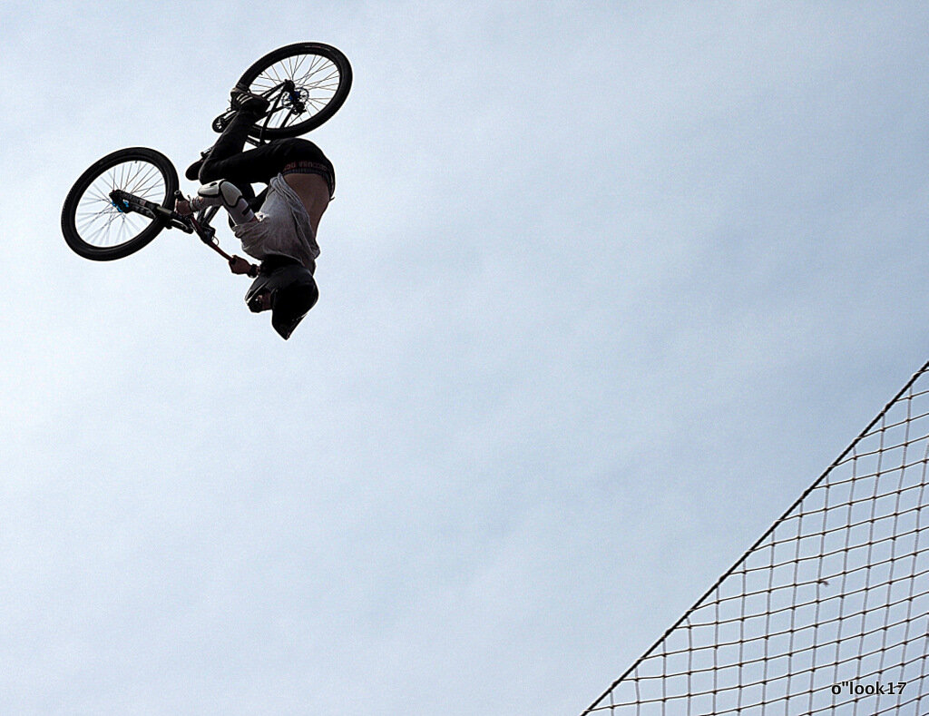 сальто на велике - Олег Лукьянов сальто на велике - Олег Лукьянов