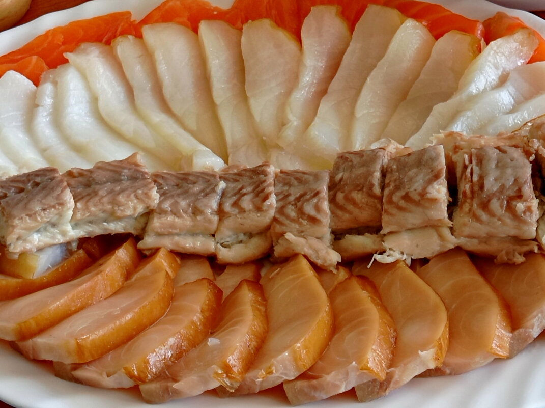 Приплыда к нему рыбка, сспросила... - Александр Чеботарь