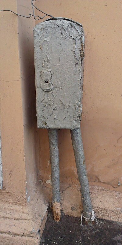 КРАСОТКА ЗА УГЛОМ - Юрий Вовк