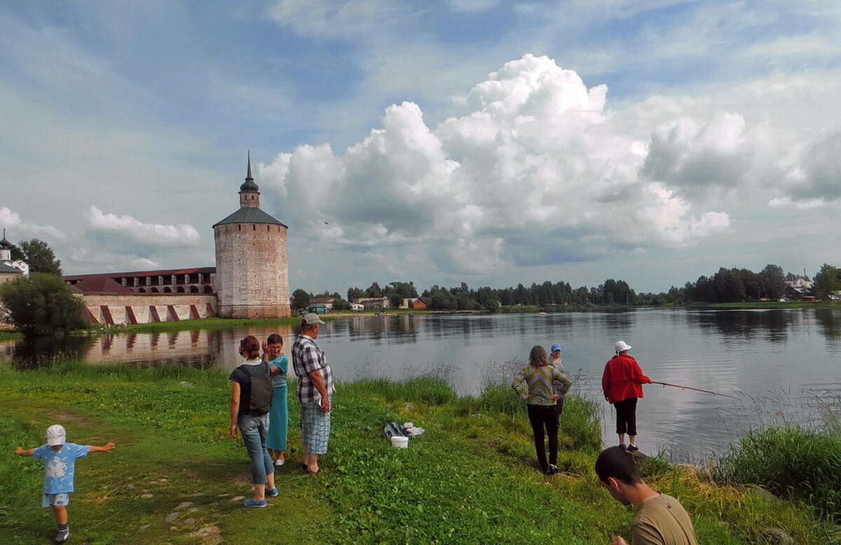 Кири́лло-Белозе́рский монастырь, основан в 1397 г. Сиверское озеро. - Александр Лад