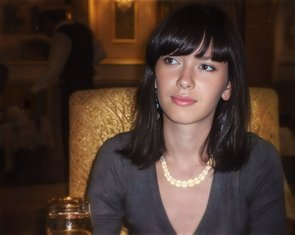 В шумном зале ресторана (2) - AZ east3