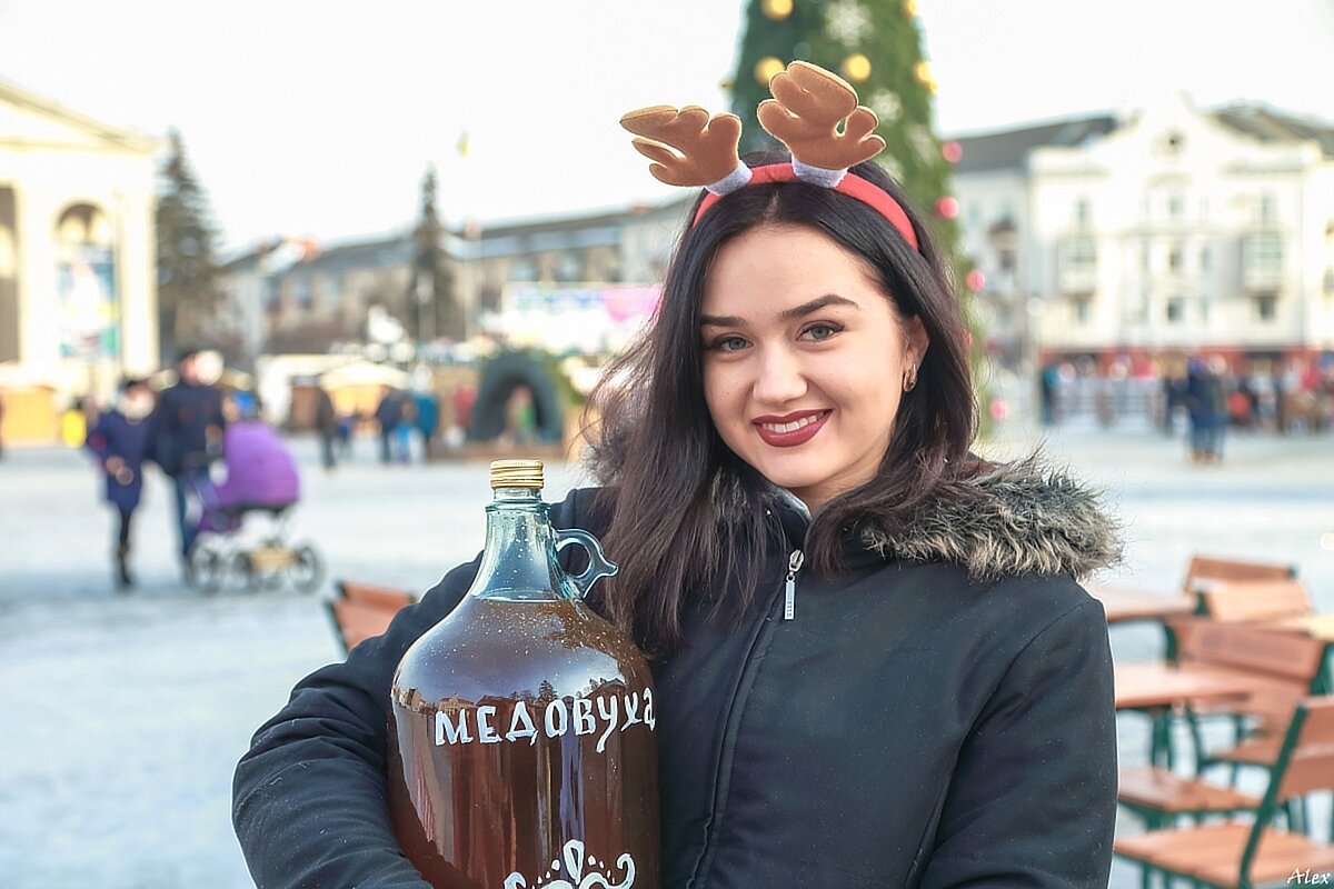 3742 - Alex . 3742 - Alex .