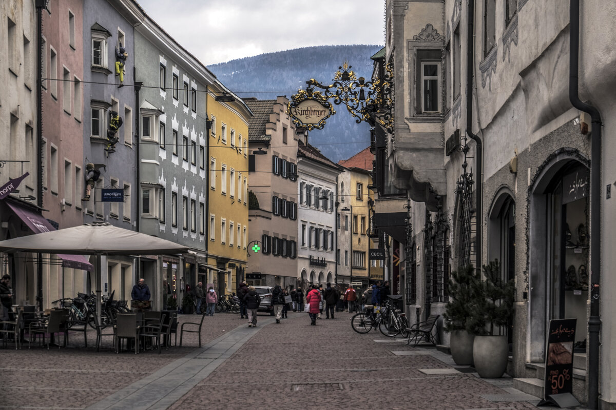 ** - Александр Липовецкий