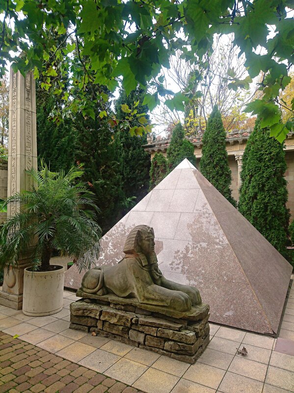 Старый парк в селе Кабардинка. - Виктор Мухин