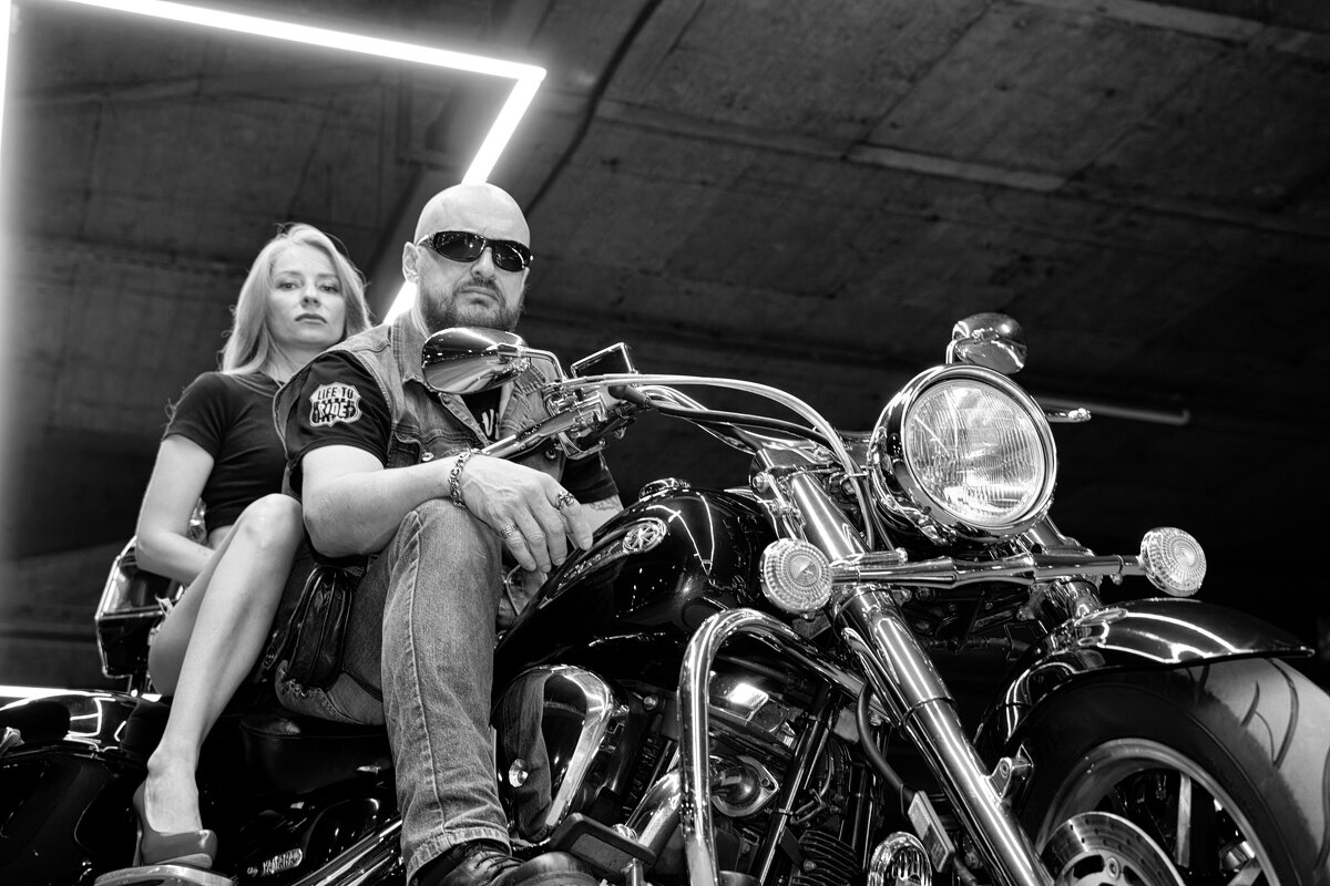 Байкер с подругой - Евгений Ермаков Байкер с подругой - Евгений Ермаков