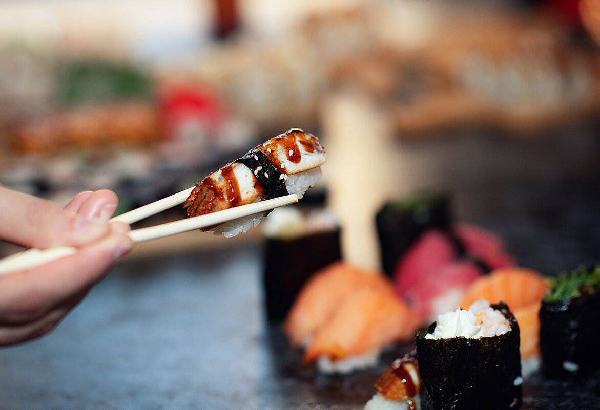 Слежу за фигурой, но стоит отвернуться, она уже ест...) - Лилия . Слежу за фигурой, но стоит отвернуться, она уже ест...) - Лилия .