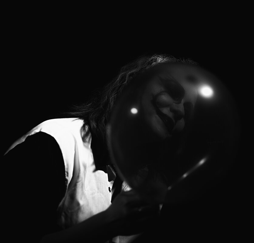 Сквозь шар довольствия - Джованни Луче