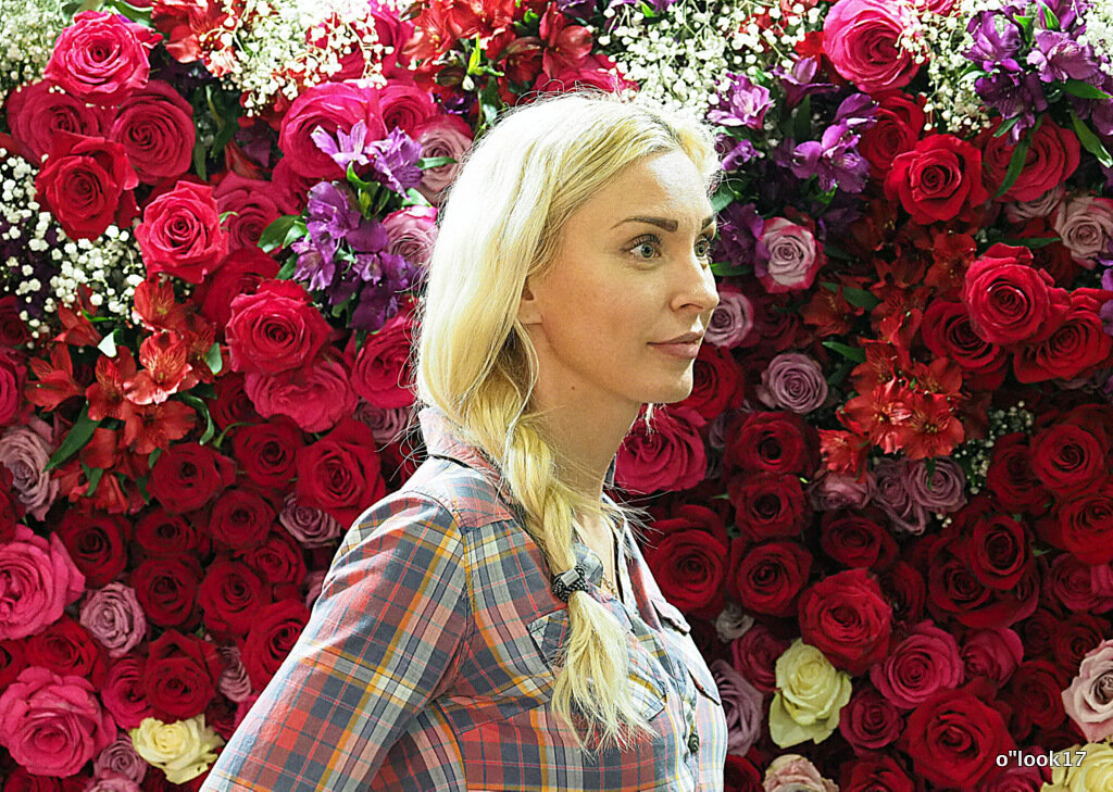 девушка и цветы - Олег Лукьянов