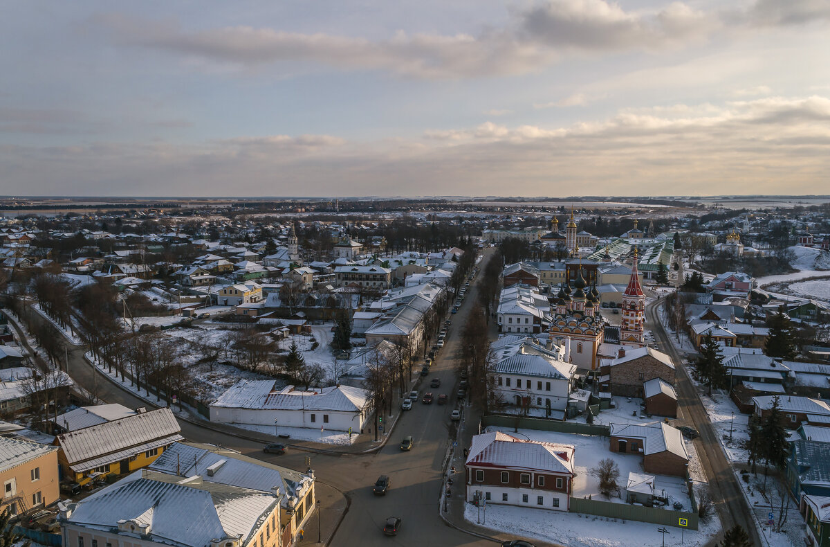 Улочки Суздаля с Преподобенской колокольни - Сергей Цветков Улочки Суздаля с Преподобенской колокольни - Сергей Цветков