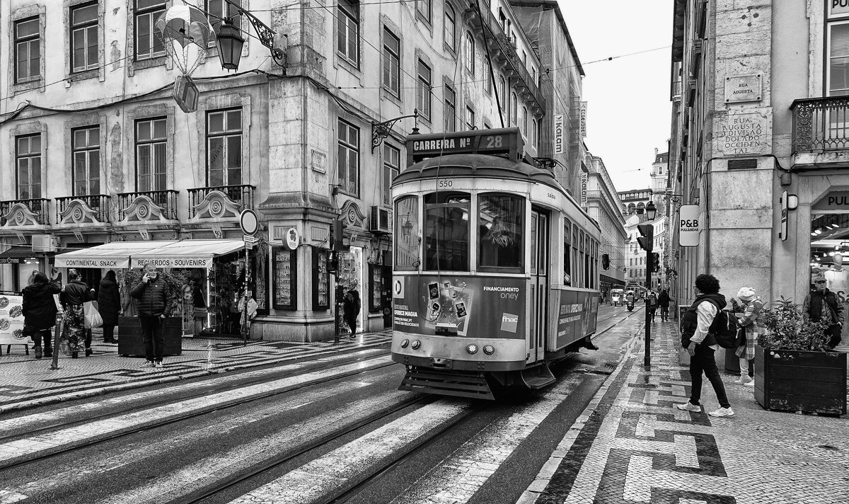 Лиссабонский трамвайчик... - Elena Ророva Лиссабонский трамвайчик... - Elena Ророva