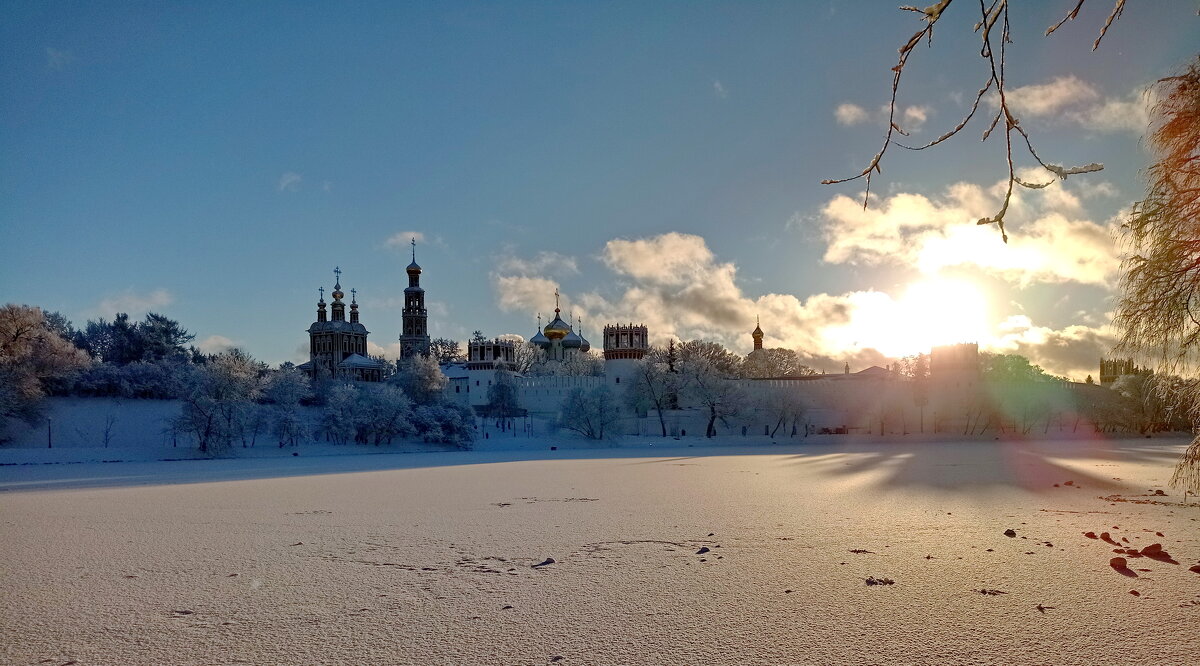 Зимнее солнце - Александр Чеботарь Зимнее солнце - Александр Чеботарь