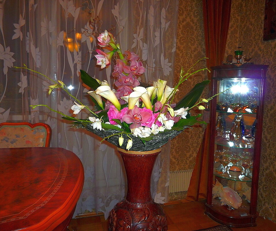 Букет цветов — что может быть чудесней, - Ольга Довженко