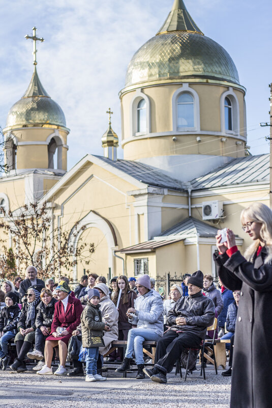 Храм села Суклея & модные жители - Коля Лукашов Храм села Суклея & модные жители - Коля Лукашов