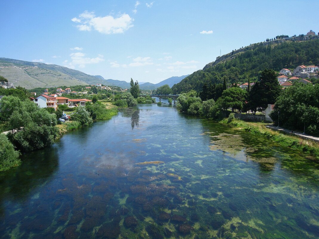 Река Требишница в городе Требинье, Босния и Герцеговина. - unix (Илья Утропов) Река Требишница в городе Требинье, Босния и Герцеговина. - unix (Илья Утропов)