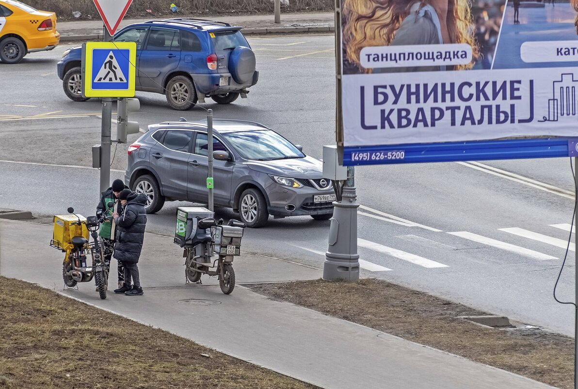 Машины, реклама, курьеры - реалии города - Валерий Иванович