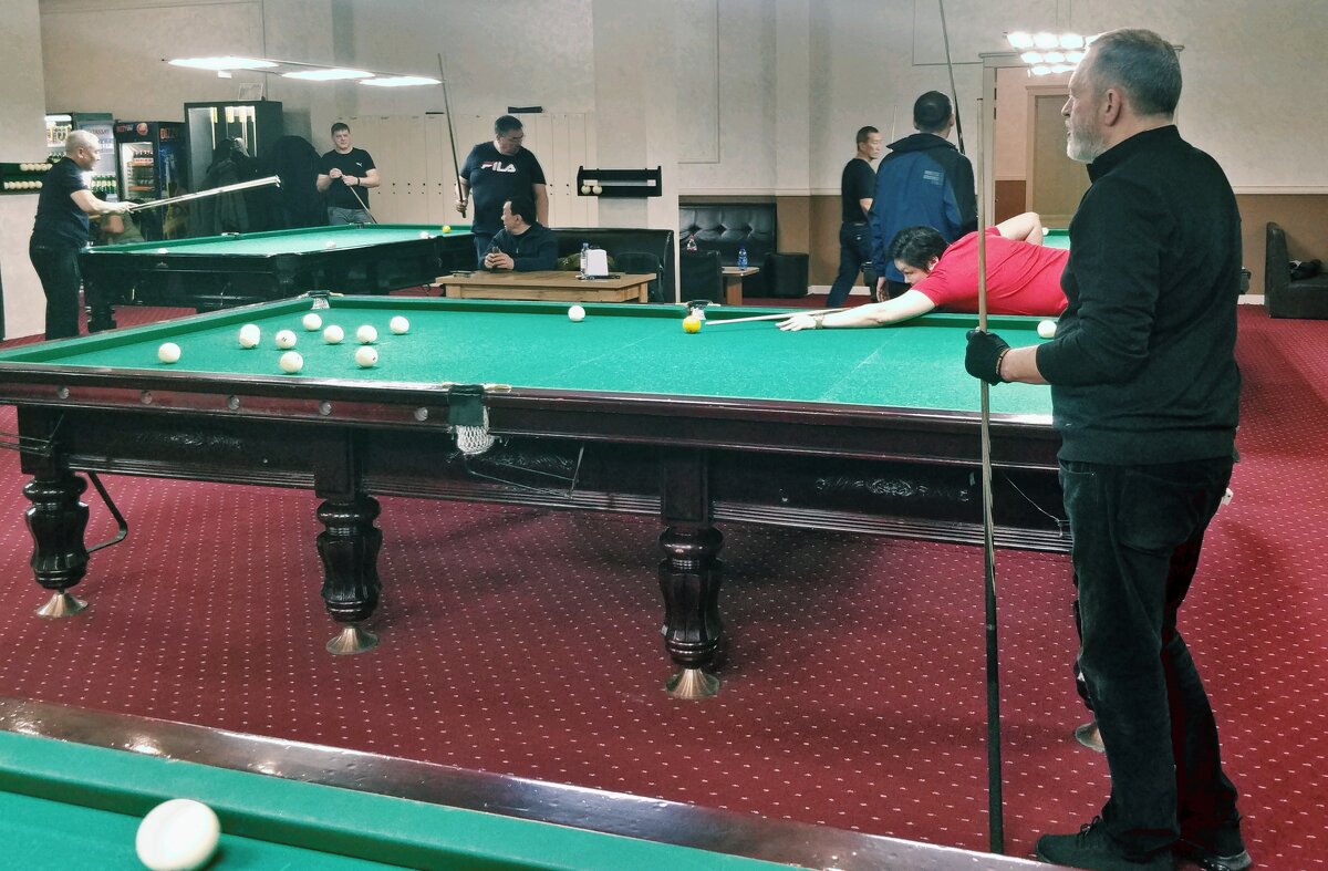 Играют девушки. - Андрей Хлопонин Играют девушки. - Андрей Хлопонин