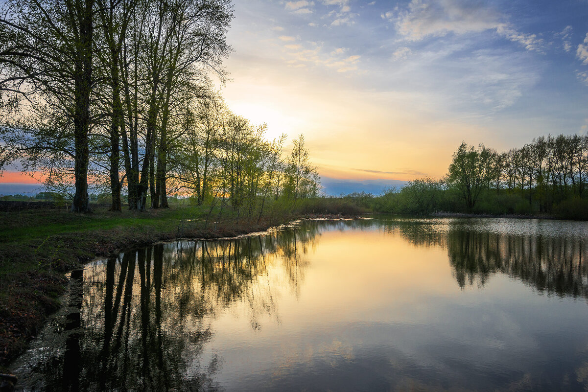 Тихий весенний вечер... - Влад Никишин