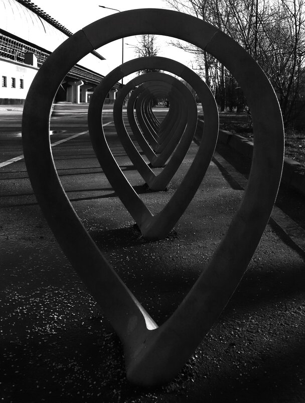 Внутри велопарковки. - Василий Палий Внутри велопарковки. - Василий Палий