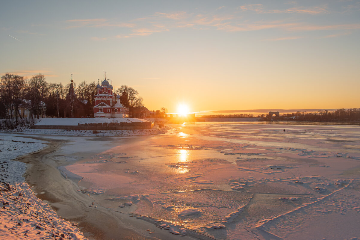 Неповторимый закат над Угличем - Дарья Меркулова Неповторимый закат над Угличем - Дарья Меркулова