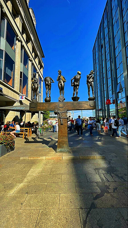 НЕСВОЕВРЕМЕННЫЕ   СОВРЕМЕННИКИ - Анатолий Малобродский