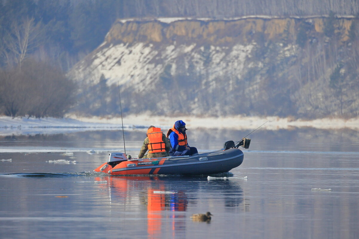 На Енисее - Владилен Панченко
