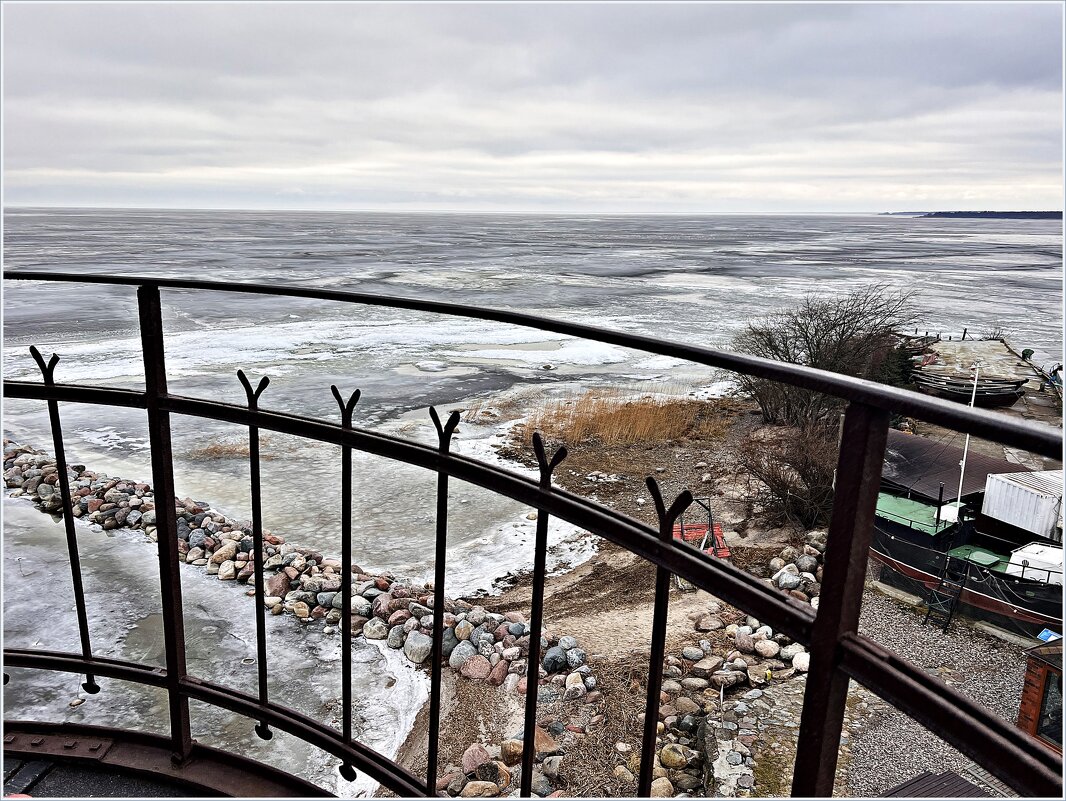 Вид на Куршский залив со смотровой площадки маяка. - Валерия Комова Вид на Куршский залив со смотровой площадки маяка. - Валерия Комова