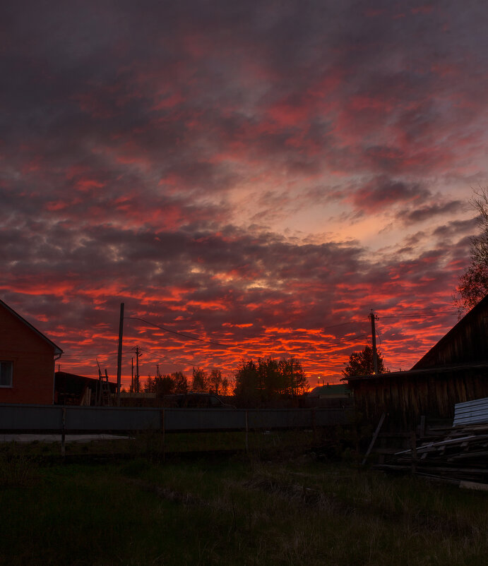 Пылают на рассвете облака - Дмитрий Костоусов Пылают на рассвете облака - Дмитрий Костоусов