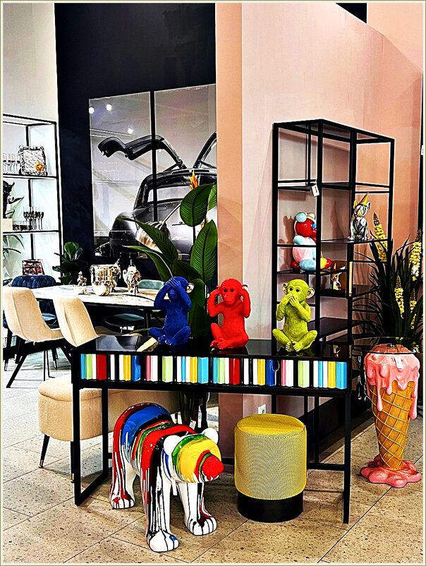 В ТЦ. - Валерия Комова В ТЦ. - Валерия Комова