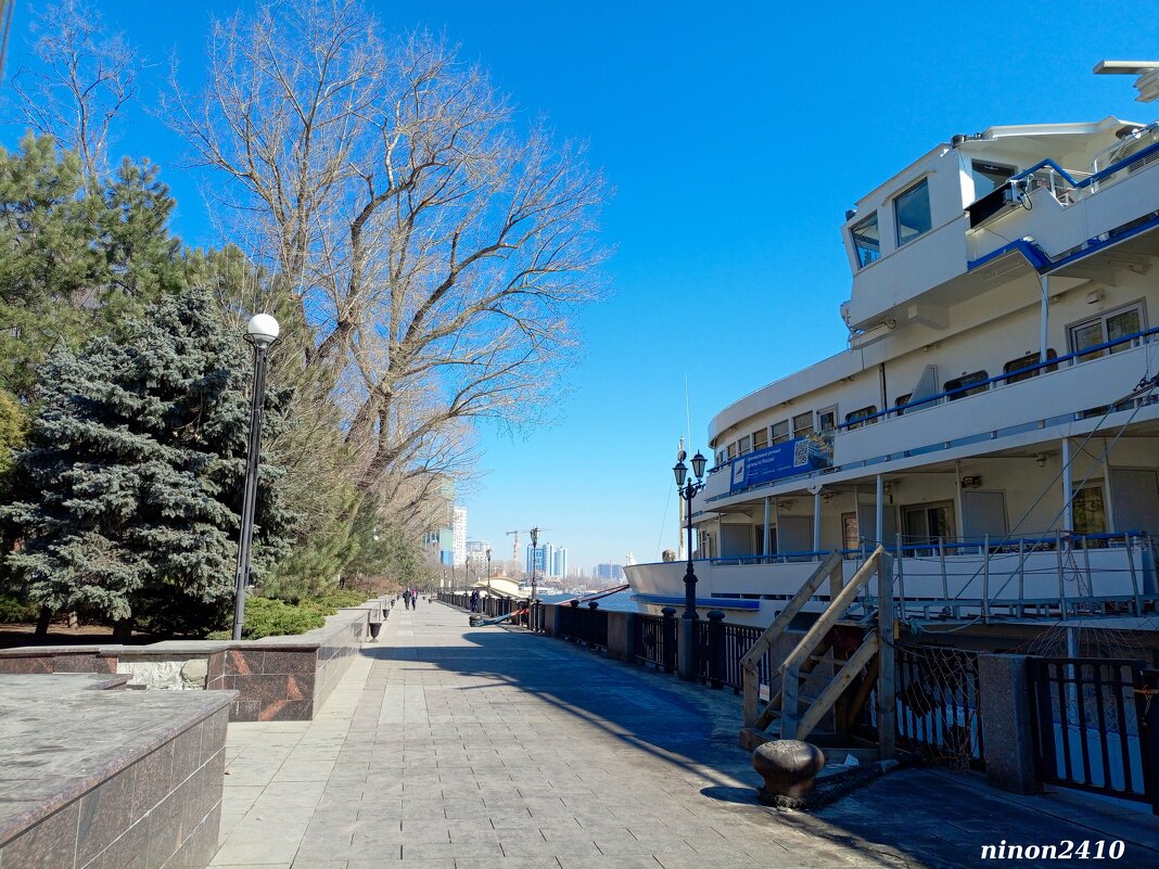 Ростов-на-Дону... На набережной... - Нина Бутко Ростов-на-Дону... На набережной... - Нина Бутко