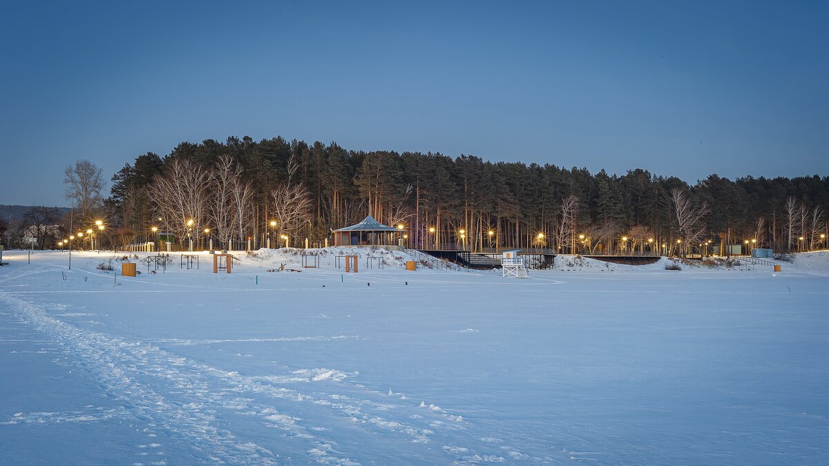 Зимний пляж. - Вадим Басов Зимний пляж. - Вадим Басов