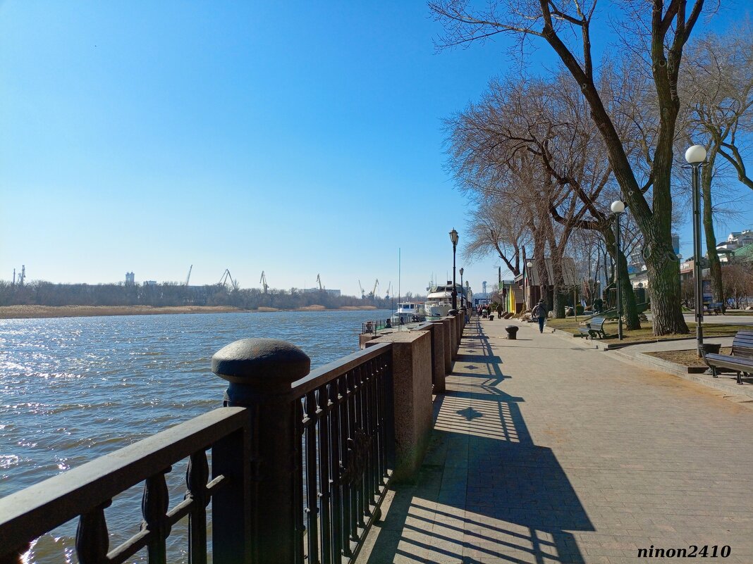 Ростов-на-Дону... на набережной... - Нина Бутко Ростов-на-Дону... на набережной... - Нина Бутко