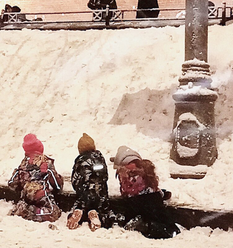 Дети у Кремлевской стены. - Юрий Журавлев