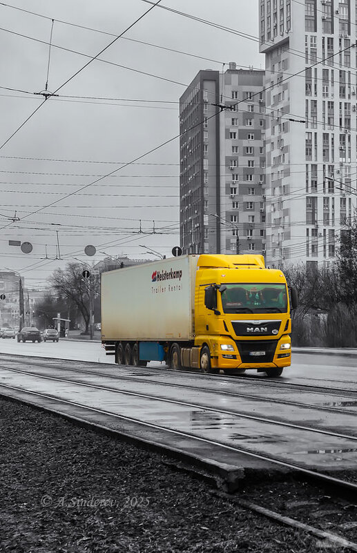 Жёлтый автомобиль - Александр Синдерёв