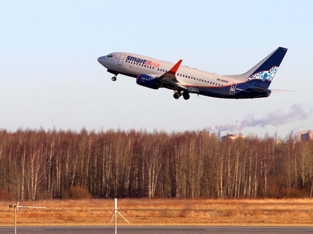 Boeing 737-700 СмартАвиа - ast62 