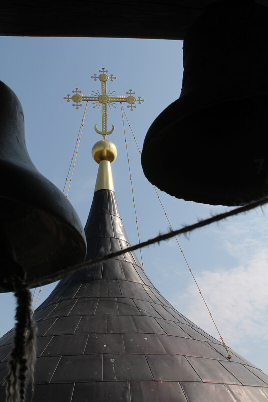 Небо, крест и колокола - Олег Зоркий Небо, крест и колокола - Олег Зоркий