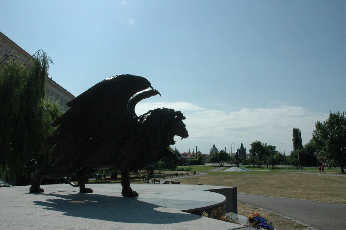 Крылатый лев - Alexandra Sakharova